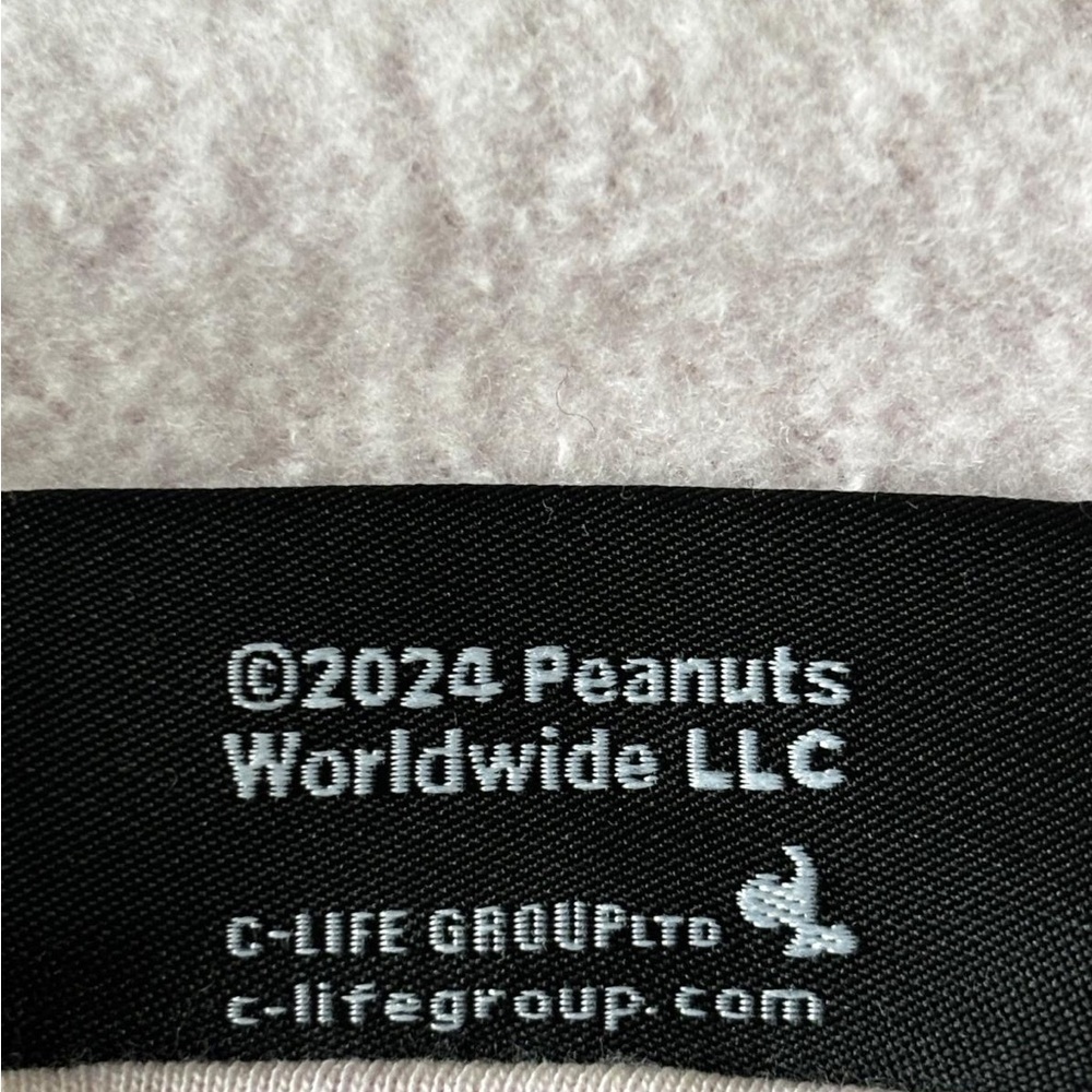 Peanuts Snoopy Graphic Sweatshirt Hearts Pink Beige Crewneck Size M - Picture 5 of 6